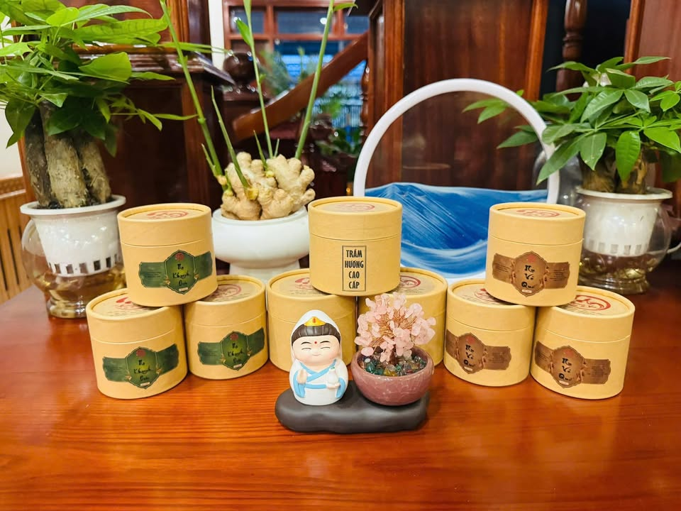 Nhang trầm An Hương Vân với hoa sen